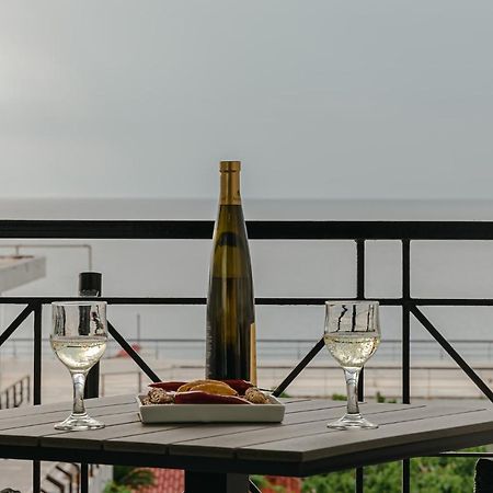 Sea View Apartment "Elise" Loutraki  Bagian luar foto