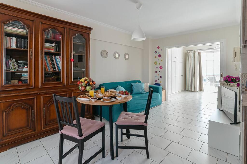 Sea View Apartment "Elise" Loutraki  Bagian luar foto